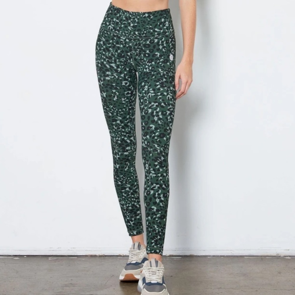 Cream Yoga Nancy Ribbed Green Cheetah Leggings